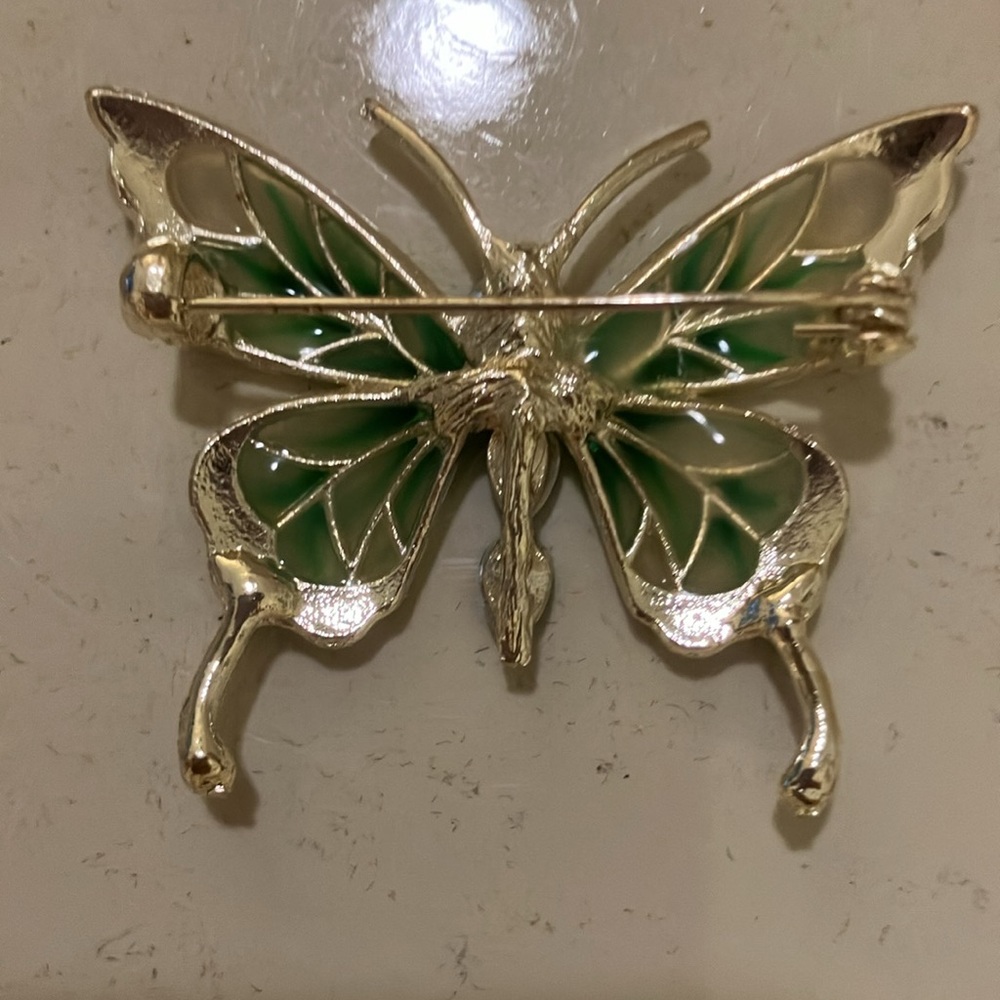 Kelly Green Stones/Gold Tone With Rhinestones Vintage Butterfly Brooch - Picture 4 of 4